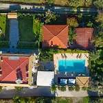 ヴィラ Thea 1h 50min From Athens Intl Airport