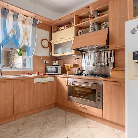 Thea 1h 50min From Athens Intl Airport * Kato Melidhoni