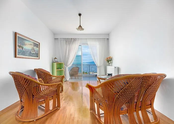 Thea 1h 50min From Athens Intl Airport Вилла