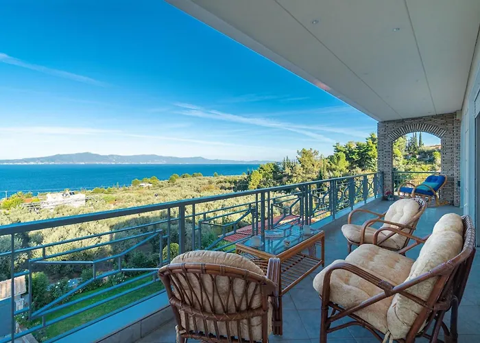 Thea 1h 50min From Athens Intl Airport Вилла